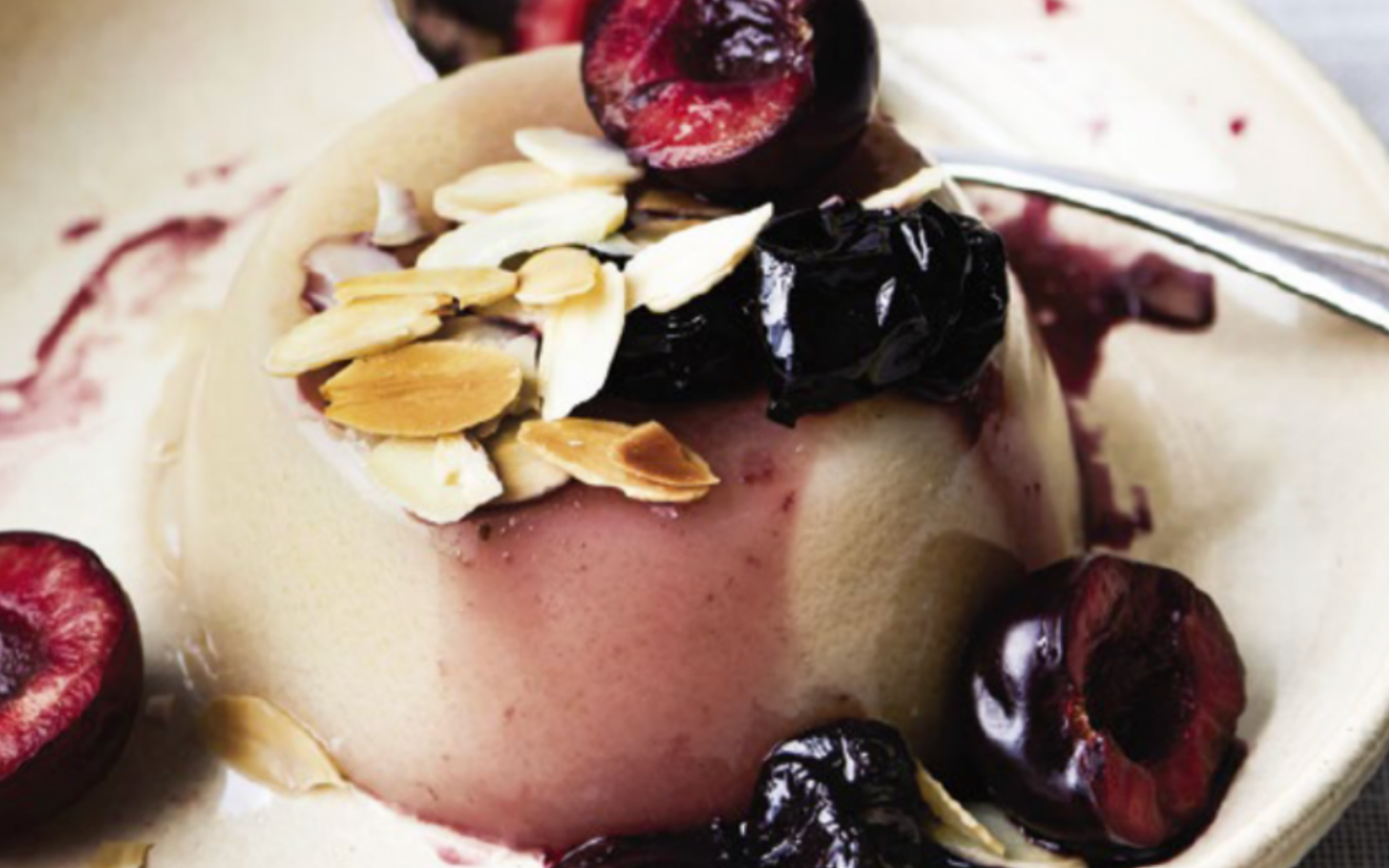 ALMOND PANNA COTTA